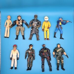 Action Figure Set - Multicolor The Corps And Chap Mei